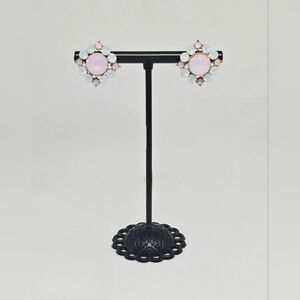 Opalescent Rhinestone Stud Earrings โ Vintage Inspired Floral Statement